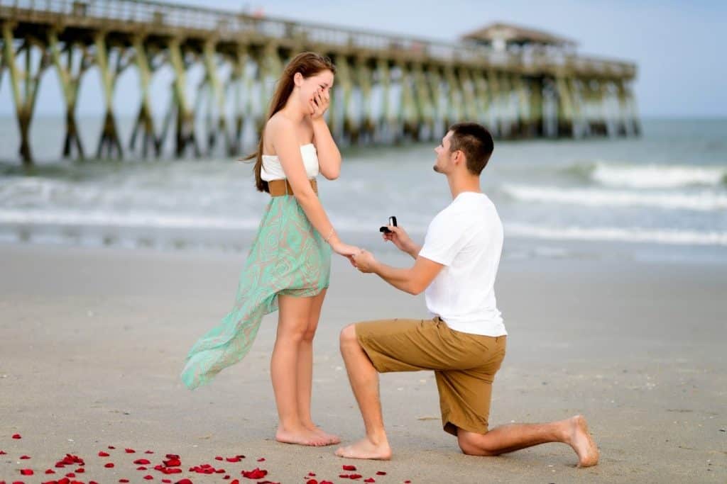 5 Creative Ways To Propose To A Girl | AGiftIdea.com