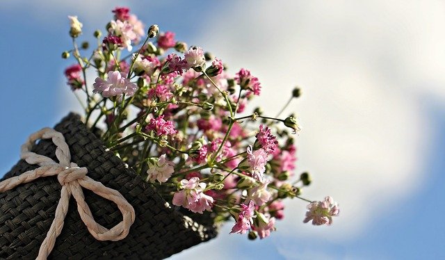 Flower Bouquets: How to make your Bouquet Last Longer?
